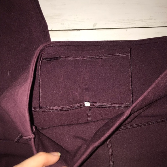π΄SOLDπ΄ Lululemon Reveal Legging (6) - Picture 5 of 8